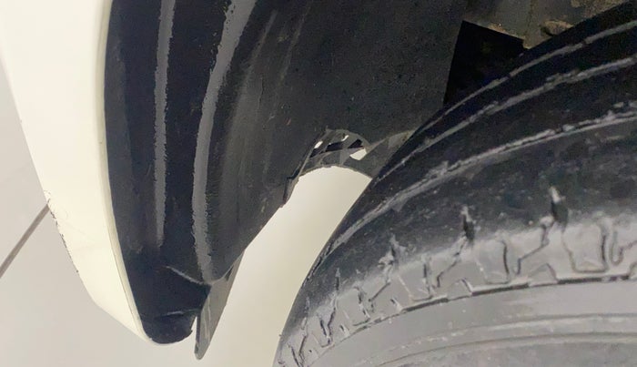 2018 Mahindra TUV300 T10, Diesel, Manual, 54,044 km, Left fender - Lining loose