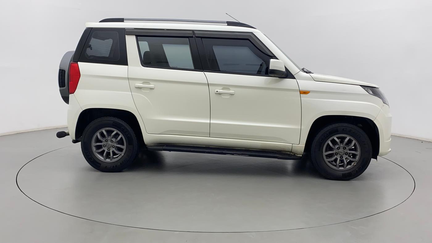 2018 Mahindra TUV300 T10, Diesel, Manual, 54,044 km, Right Side View