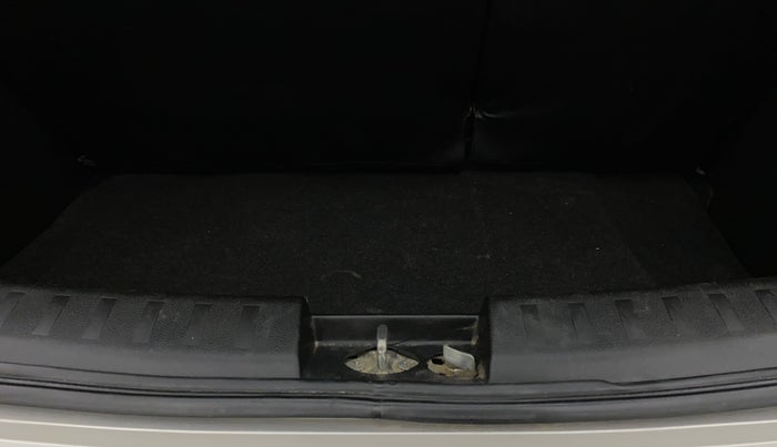 2016 Maruti Swift VXI, Petrol, Manual, 83,096 km, Boot Inside