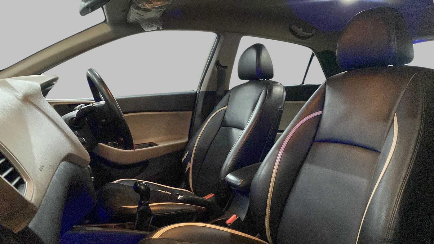 2019 Hyundai Elite i20 MAGNA PLUS 1.2, Petrol, Manual, 69,030 km, Right Side Front Door Cabin
