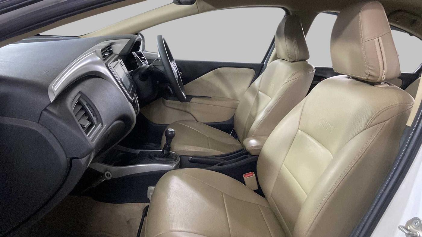 2021 Honda City 1.5L I-VTEC V MT 5TH GEN, Petrol, Manual, 23,148 km, Right Side Front Door Cabin