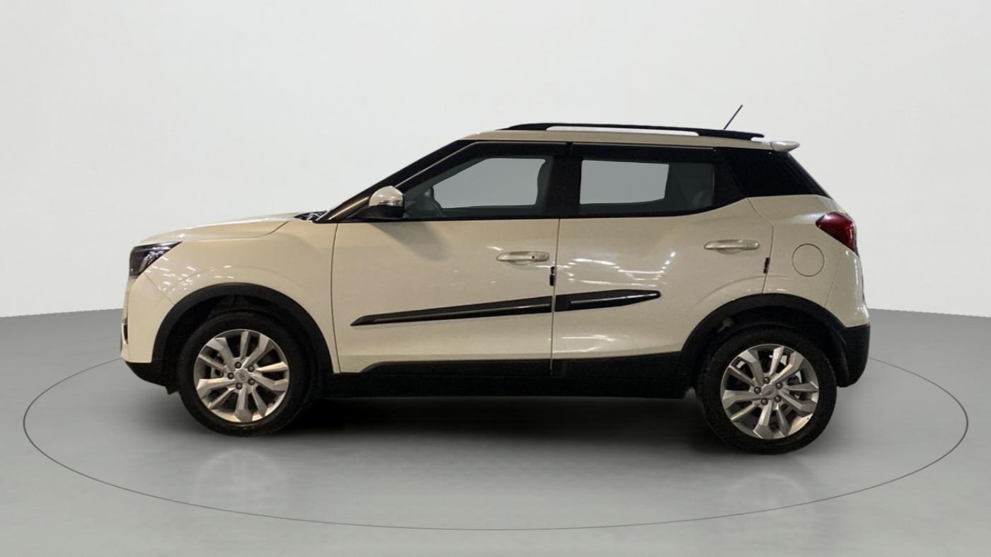 2020 Mahindra XUV300 W8 1.2 PETROL, Petrol, Manual, 77,605 km, Left Side