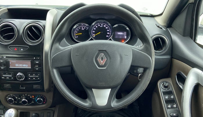2016 Renault Duster 85 PS RXL, Diesel, Manual, 76,421 km, Steering Wheel Close Up