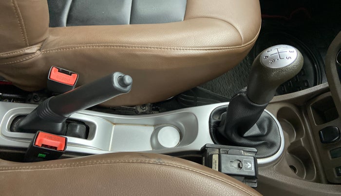 2016 Renault Duster 85 PS RXL, Diesel, Manual, 76,421 km, Gear Lever