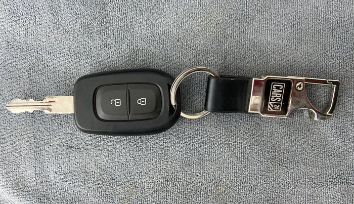 2016 Renault Duster 85 PS RXL, Diesel, Manual, 76,421 km, Key Close Up