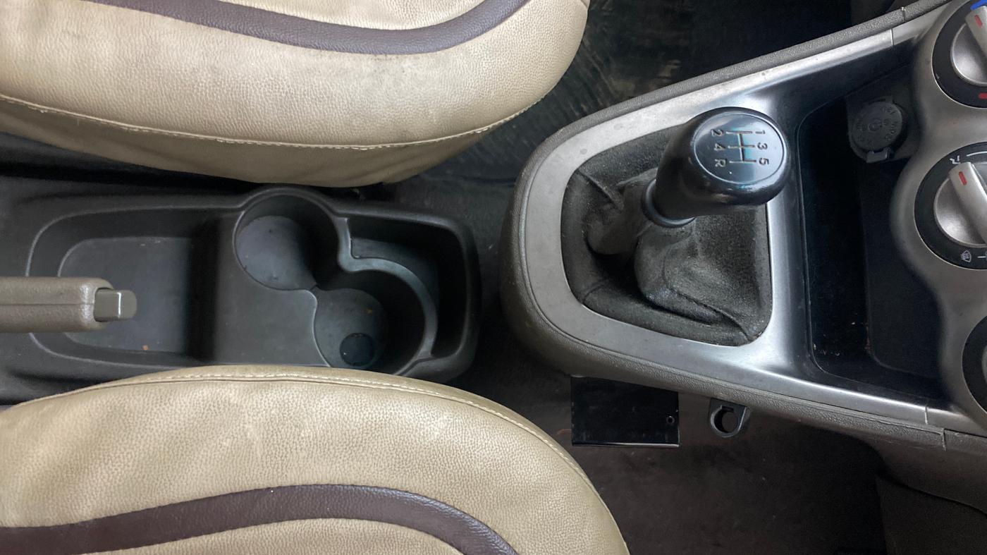 2013 Hyundai i10 MAGNA 1.1, Petrol, Manual, 36,404 km, Gear Lever