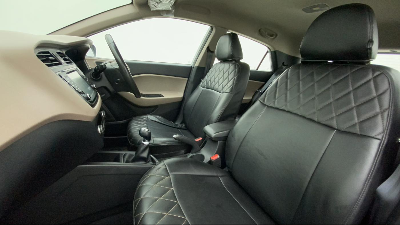 2016 Hyundai Elite i20 ASTA 1.2 (O), Petrol, Manual, 57,825 km, Right Side Front Door Cabin