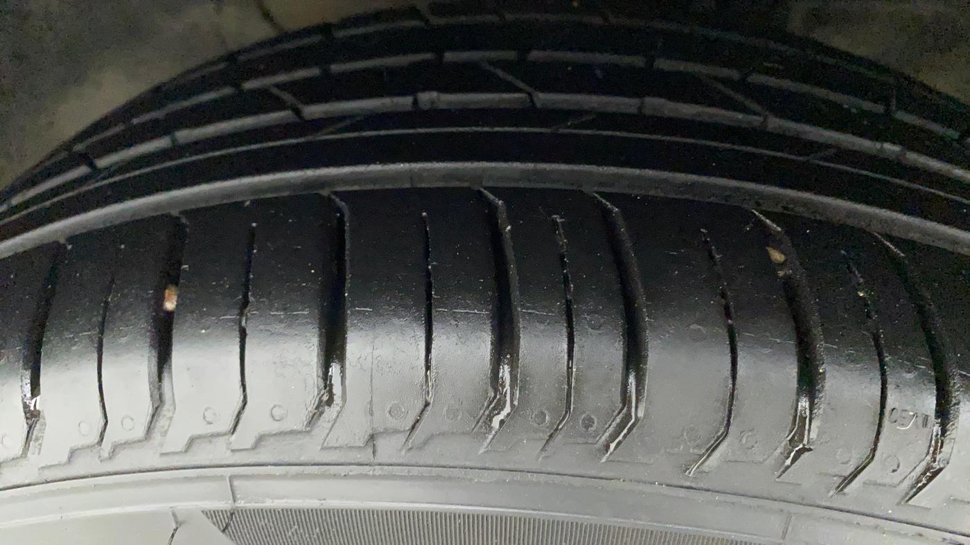 2016 Hyundai Elite i20 ASTA 1.2 (O), Petrol, Manual, 57,825 km, Left Front Tyre Tread