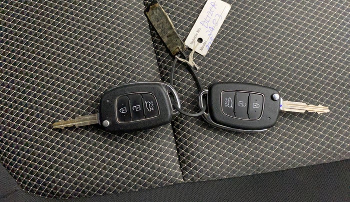 2018 Hyundai Creta E PLUS 1.6 PETROL, Petrol, Manual, 3,040 km, Key Close Up