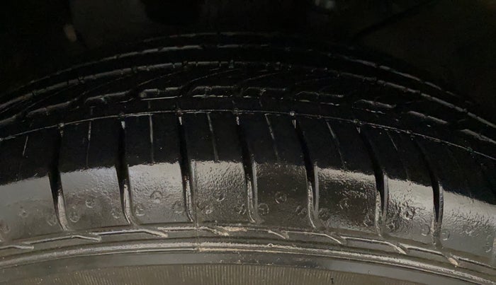 2018 Hyundai Creta E PLUS 1.6 PETROL, Petrol, Manual, 3,040 km, Left Front Tyre Tread