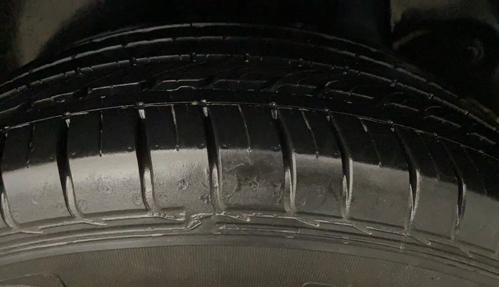 2018 Hyundai Creta E PLUS 1.6 PETROL, Petrol, Manual, 3,040 km, Left Rear Tyre Tread