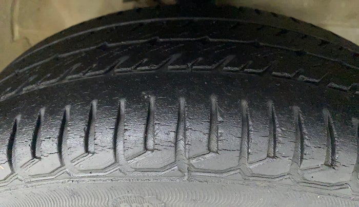 2013 Maruti Wagon R 1.0 VXI, Petrol, Manual, 46,191 km, Right Front Tyre Tread
