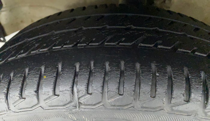 2013 Maruti Wagon R 1.0 VXI, Petrol, Manual, 46,191 km, Left Front Tyre Tread