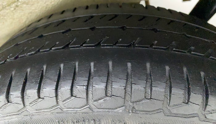 2013 Maruti Wagon R 1.0 VXI, Petrol, Manual, 46,191 km, Left Rear Tyre Tread