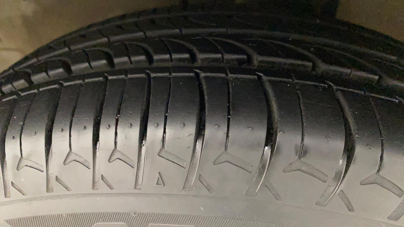 2016 Maruti Celerio VXI (O), Petrol, Manual, 69,639 km, Left Front Tyre Tread