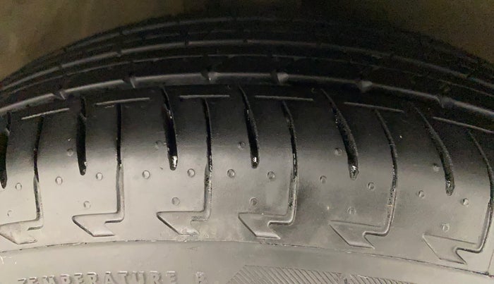 2016 Maruti Celerio VXI (O), Petrol, Manual, 69,639 km, Right Front Tyre Tread