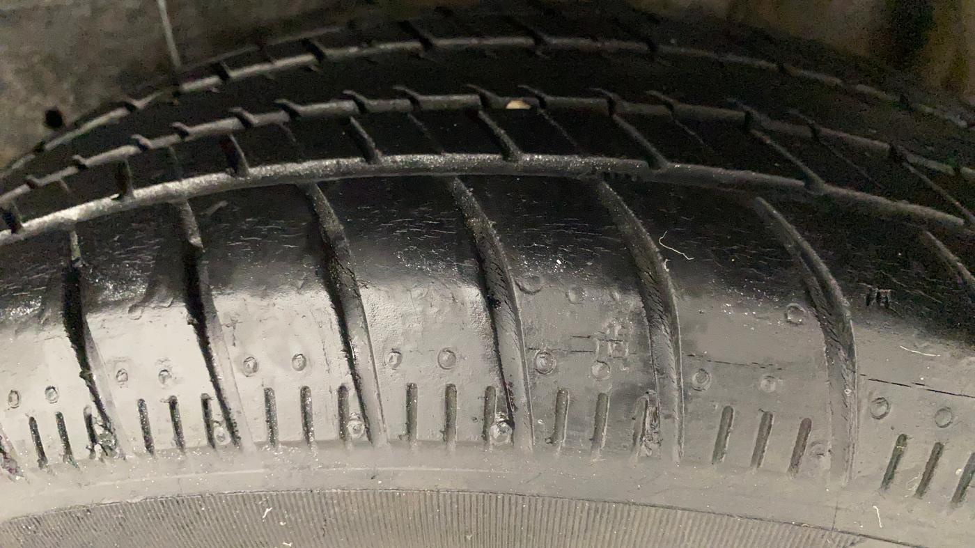2016 Maruti Celerio VXI (O), Petrol, Manual, 69,639 km, Left Rear Tyre Tread