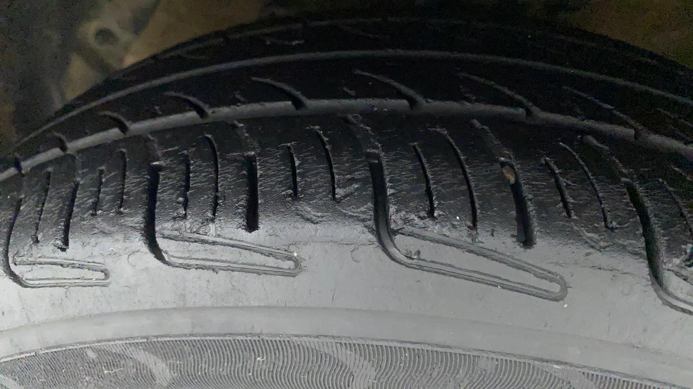 2017 Hyundai Xcent SX 1.2, Petrol, Manual, 87,203 km, Left Front Tyre Tread