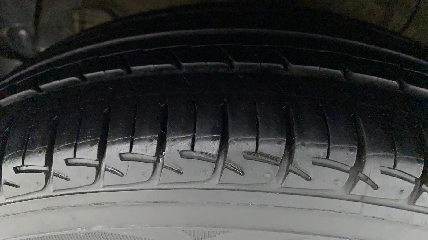 2017 Hyundai Xcent SX 1.2, Petrol, Manual, 87,203 km, Right Rear Tyre Tread