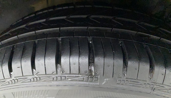 2017 Hyundai Xcent SX 1.2, Petrol, Manual, 87,203 km, Left Rear Tyre Tread