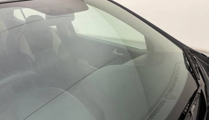 2017 Hyundai Xcent SX 1.2, Petrol, Manual, 87,203 km, Front windshield - Minor spot on windshield