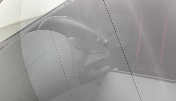 2020 Renault Kwid RXT 1.0 AMT (O), Petrol, Automatic, 12,341 km, Front windshield - Minor spot on windshield