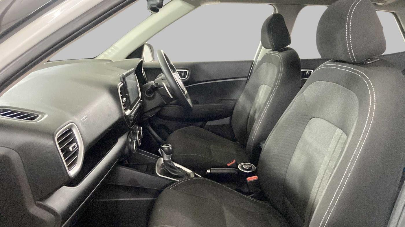 2021 Hyundai VENUE SX PLUS 1.0 TURBO DCT, Petrol, Automatic, 16,168 km, Right Side Front Door Cabin