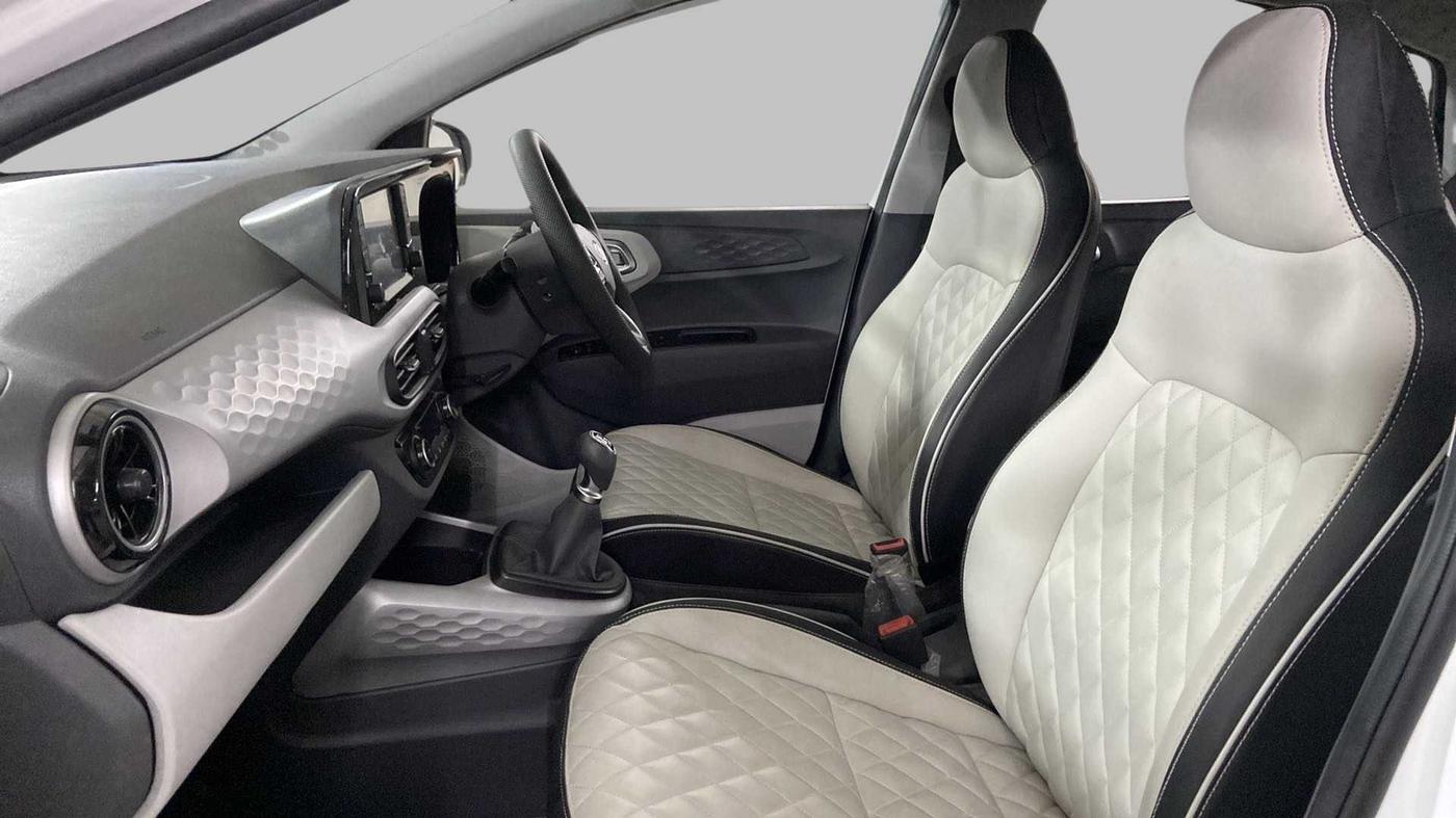 2022 Hyundai GRAND I10 NIOS SPORTZ 1.2 KAPPA VTVT CNG, CNG, Manual, 24,004 km, Right Side Front Door Cabin