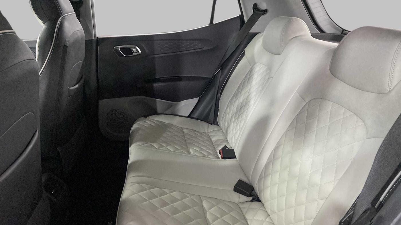 2022 Hyundai GRAND I10 NIOS SPORTZ 1.2 KAPPA VTVT CNG, CNG, Manual, 24,004 km, Right Side Rear Door Cabin
