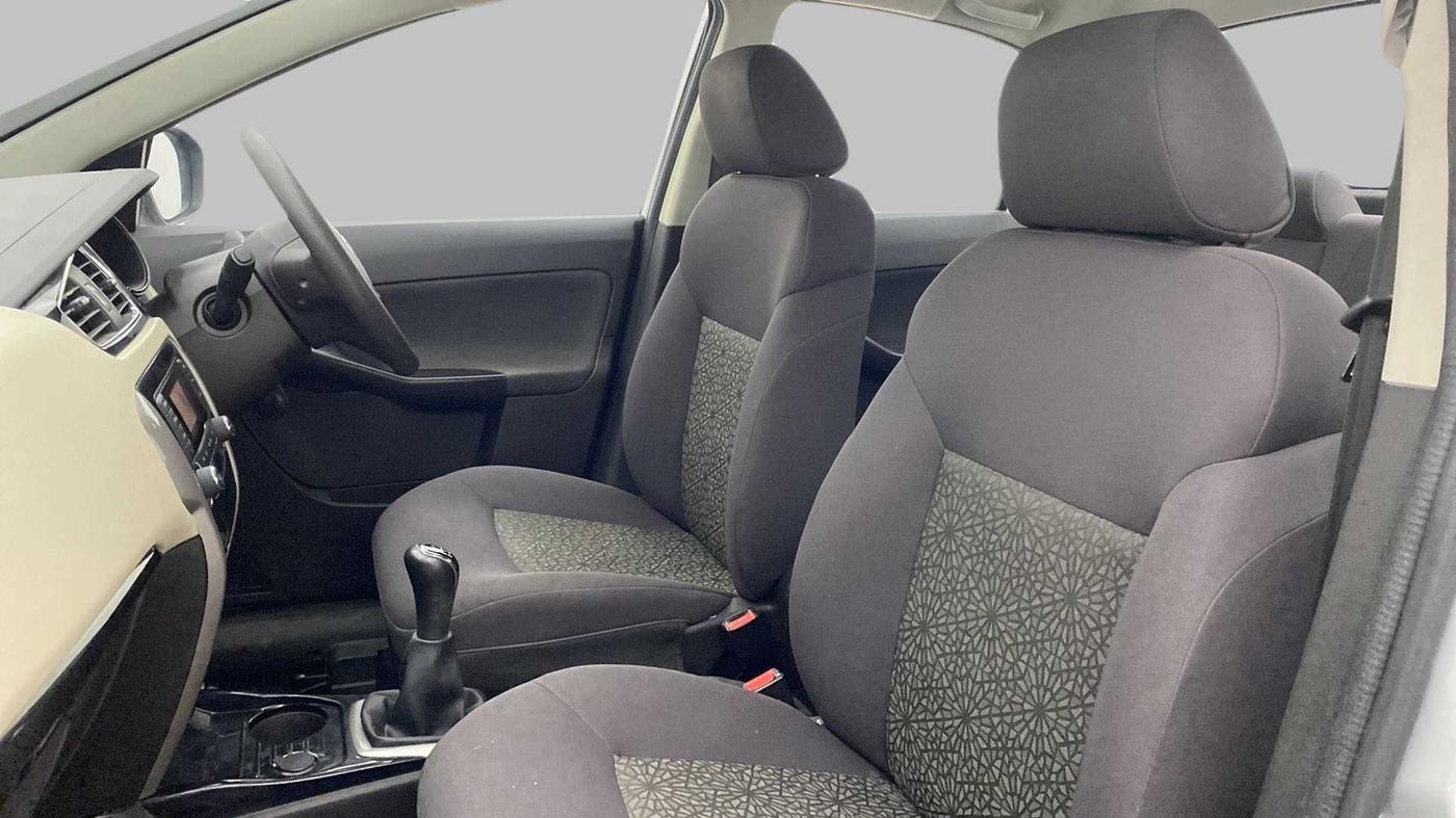 2017 Tata Zest XMS PETROL, Petrol, Manual, 10,364 km, Right Side Front Door Cabin