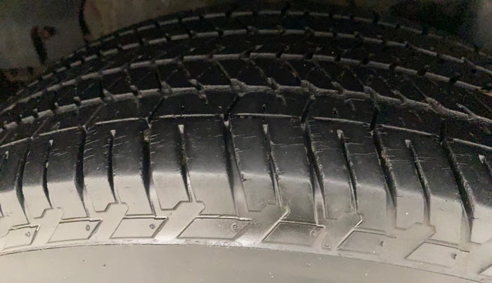 2017 Mahindra XUV500 W10 AT, Diesel, Automatic, 39,073 km, Right Rear Tyre Tread