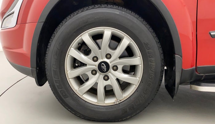 2017 Mahindra XUV500 W10 AT, Diesel, Automatic, 39,073 km, Left Front Wheel