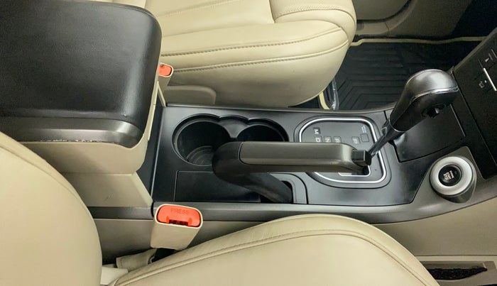 2017 Mahindra XUV500 W10 AT, Diesel, Automatic, 39,073 km, Gear Lever