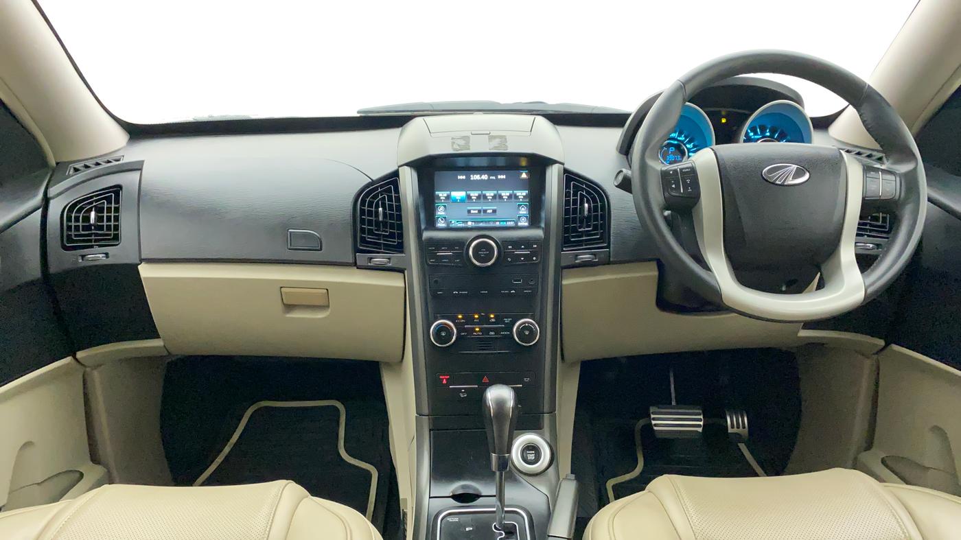 2017 Mahindra XUV500 W10 AT, Diesel, Automatic, 39,073 km, Dashboard