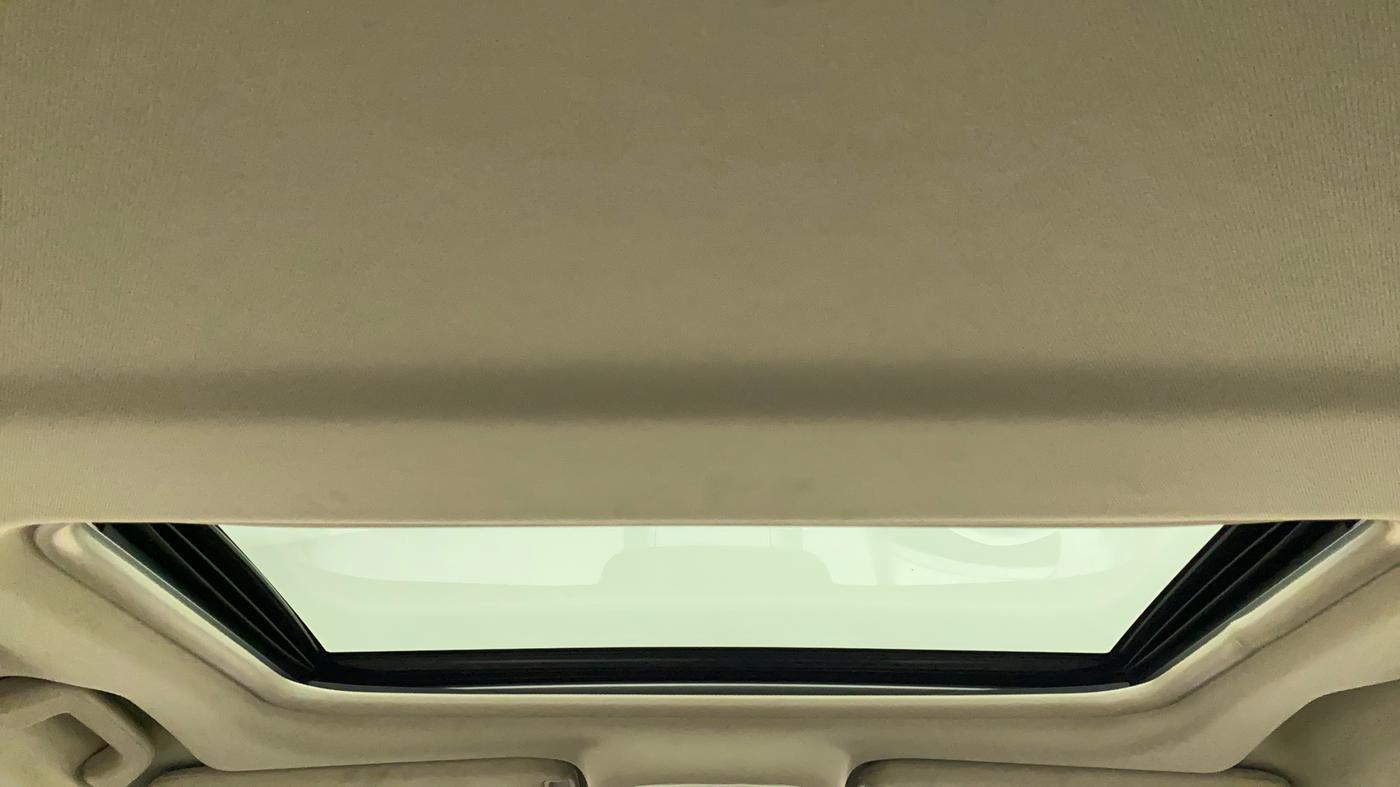 2017 Mahindra XUV500 W10 AT, Diesel, Automatic, 39,073 km, Moonroof/ Sunroof