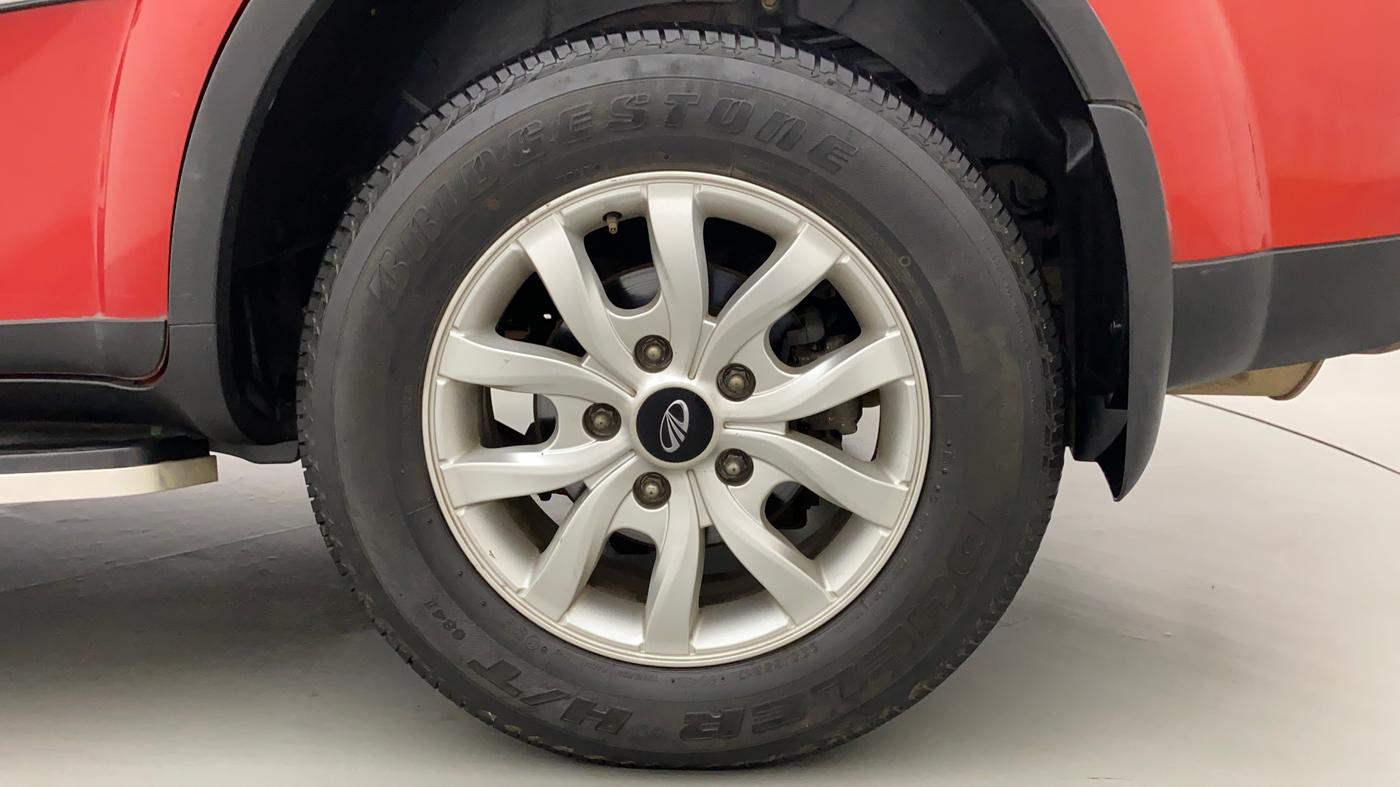 2017 Mahindra XUV500 W10 AT, Diesel, Automatic, 39,073 km, Left Rear Wheel