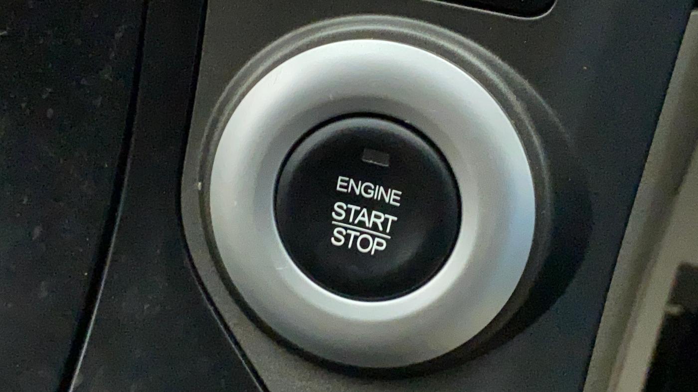 2017 Mahindra XUV500 W10 AT, Diesel, Automatic, 39,073 km, Keyless Start/ Stop Button