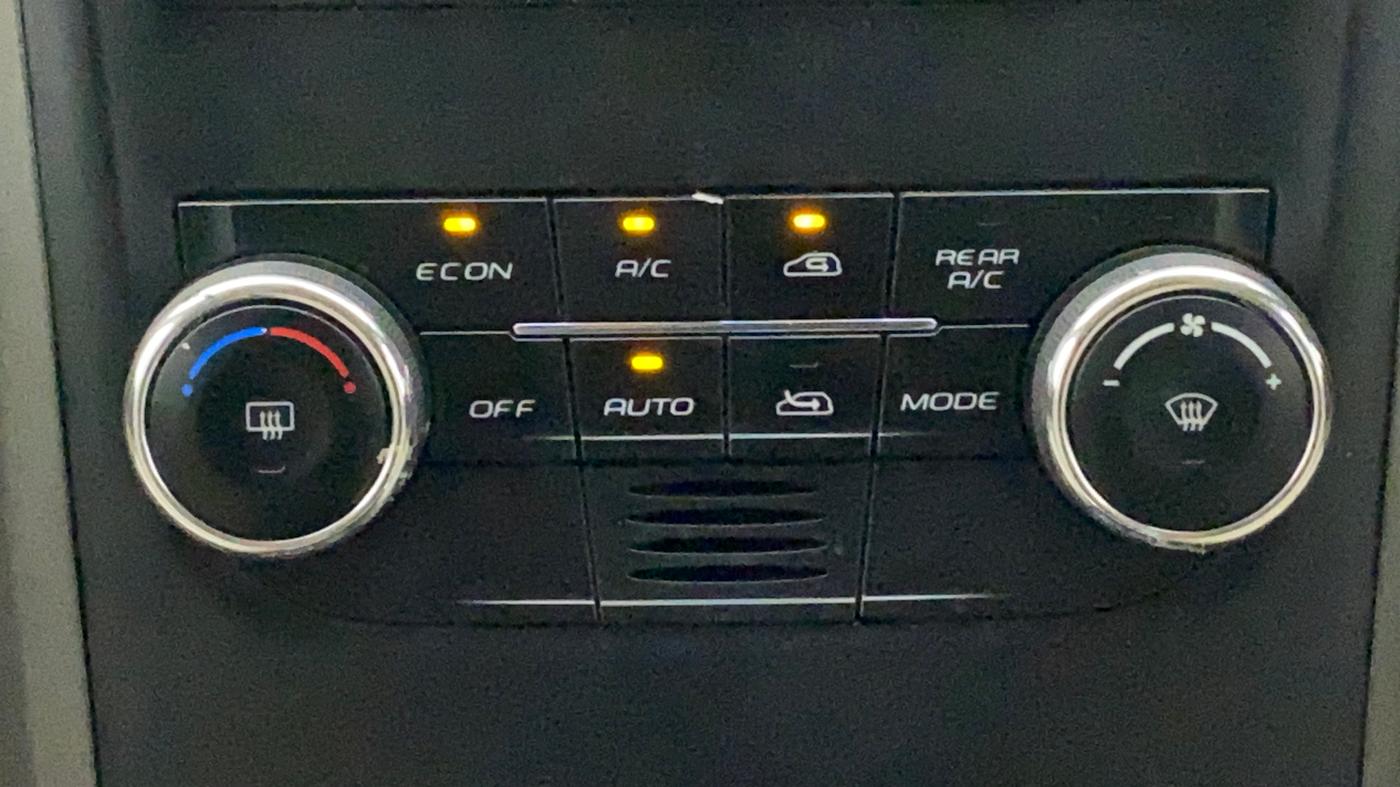 2017 Mahindra XUV500 W10 AT, Diesel, Automatic, 39,073 km, Automatic Climate Control