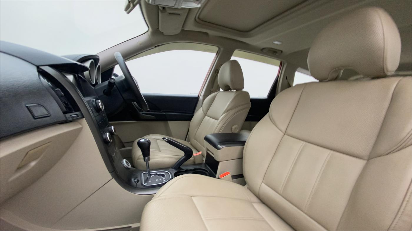 2017 Mahindra XUV500 W10 AT, Diesel, Automatic, 39,073 km, Right Side Front Door Cabin