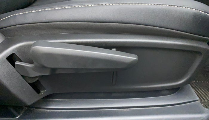 2022 Tata ALTROZ XZA PLUS, Petrol, Automatic, 5,337 km, Driver Side Adjustment Panel