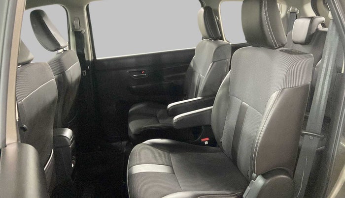 2021 Maruti XL6 ZETA MT, Petrol, Manual, 20,593 km, Right Side Rear Door Cabin