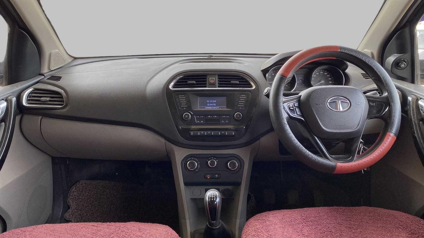 2018 Tata Tiago XZ PETROL, Petrol, Manual, 52,336 km, Dashboard