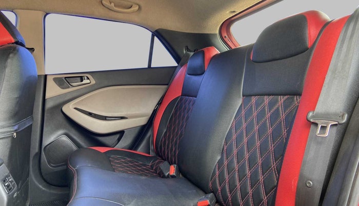 2015 Hyundai Elite i20 SPORTZ 1.4 (O) CRDI, Diesel, Manual, 81,198 km, Right Side Rear Door Cabin