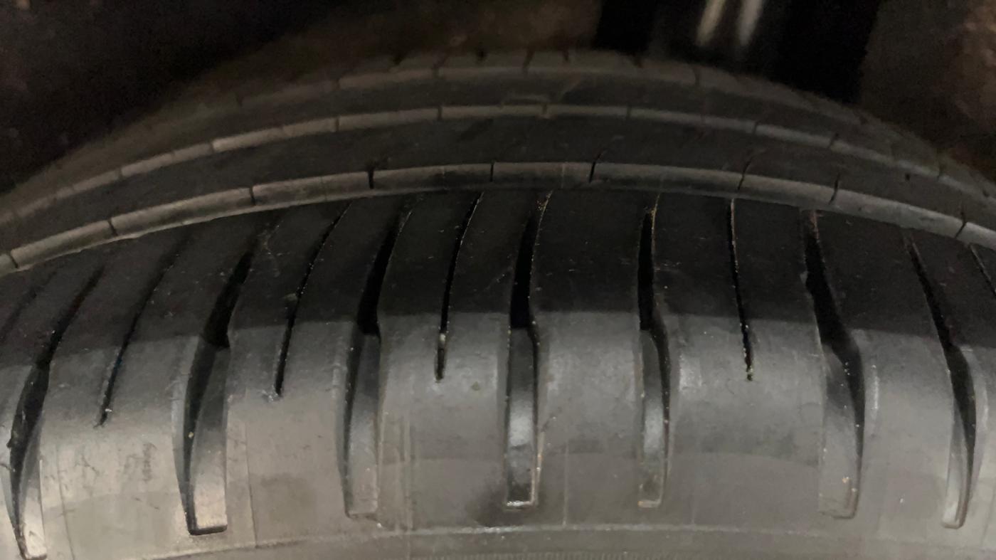 2017 Maruti Baleno DELTA PETROL 1.2, Petrol, Manual, 44,728 km, Left Rear Tyre Tread