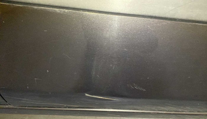 2017 Maruti Alto 800 LXI, Petrol, Manual, 51,759 km, Driver-side door - Weather strip has minor damage