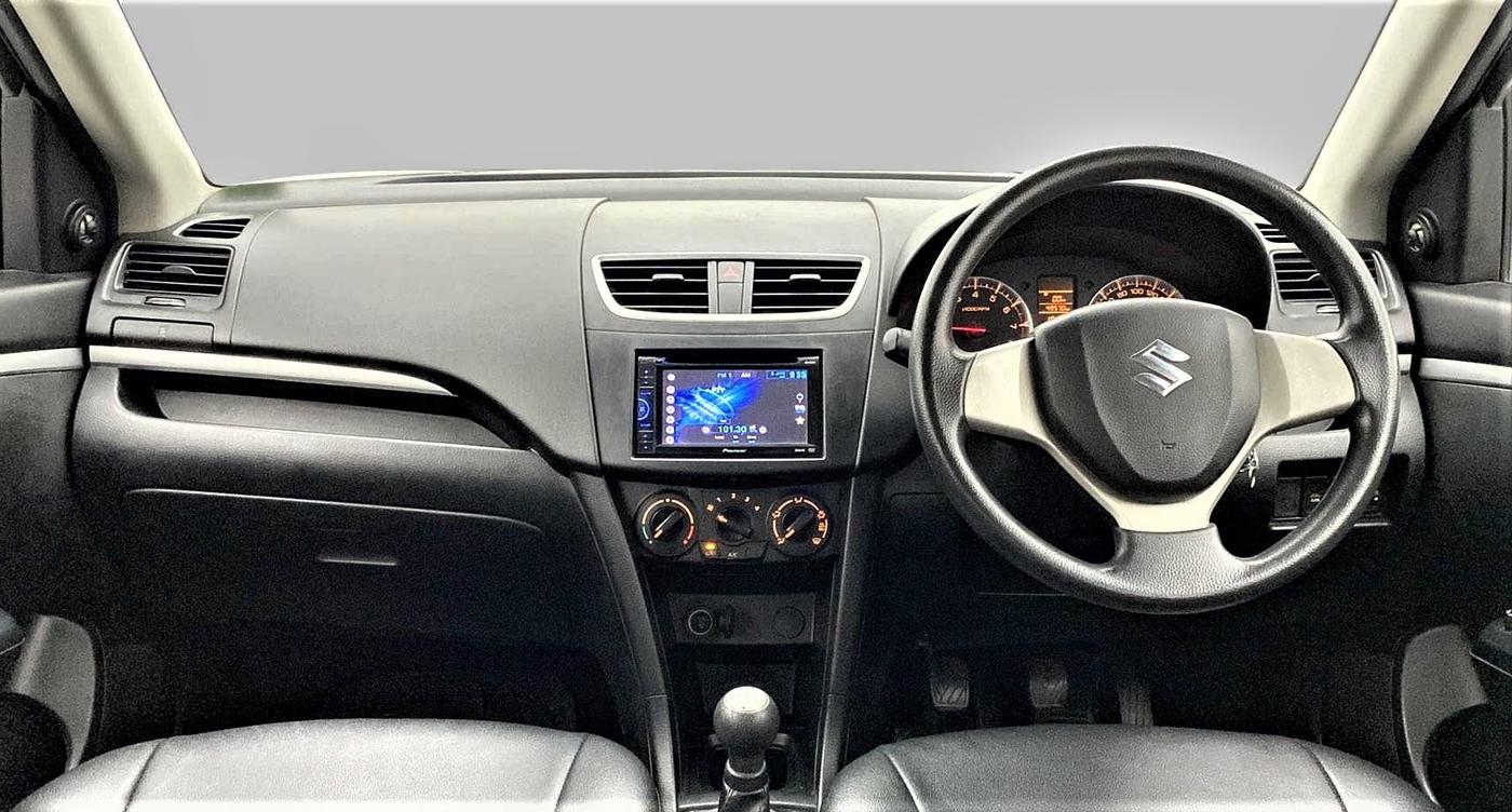 2014 Maruti Swift VXI, Petrol, Manual, 49,570 km, Dashboard