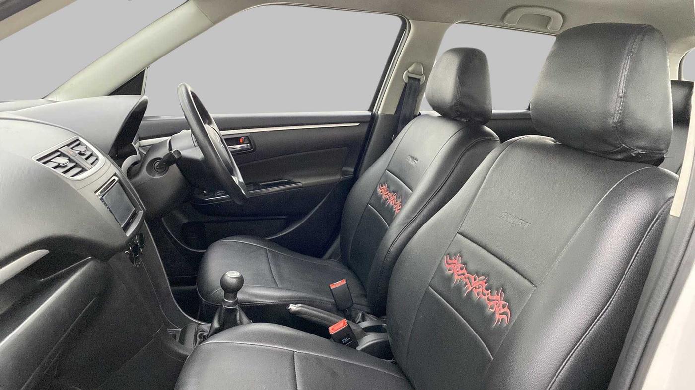 2014 Maruti Swift VXI, Petrol, Manual, 49,570 km, Right Side Front Door Cabin