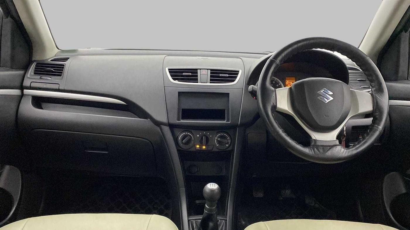 2013 Maruti Swift VXI, Petrol, Manual, 26,730 km, Dashboard