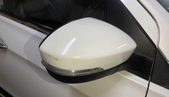 2019 Tata Tiago XZ PLUS DUAL TONE PETROL, Petrol, Manual, 1,05,021 km, Right rear-view mirror - Minor scratches