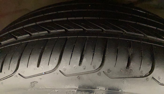 2018 Maruti Baleno ALPHA CVT PETROL 1.2, Petrol, Automatic, 53,819 km, Right Front Tyre Tread